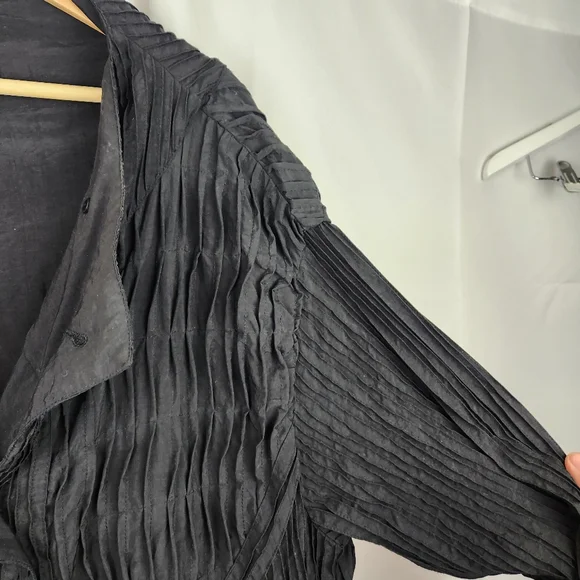 Moyuru Japan Oversized Light Coat - L in EUC - Picture 6 of 15